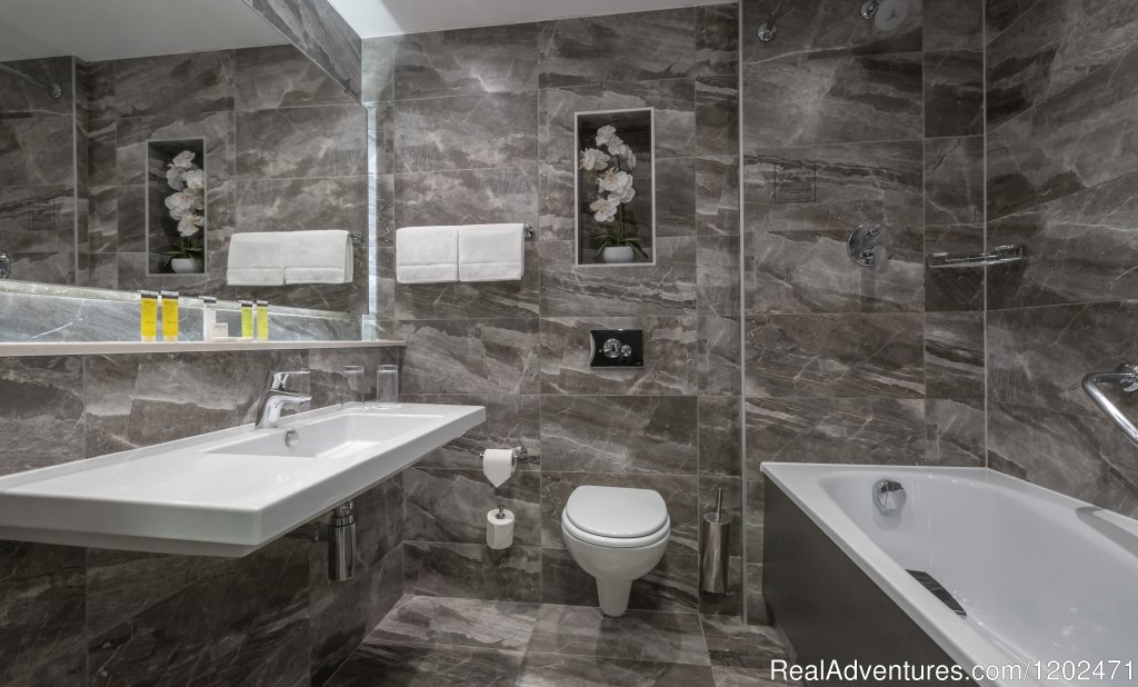 Bathroom | Talbot Hotel Stillorgan | Image #3/16 | 