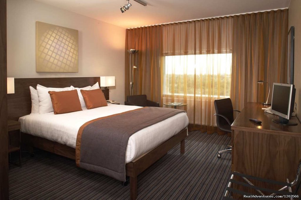 Executive Room | Hilton London Heathrow Airport | Image #4/8 | 