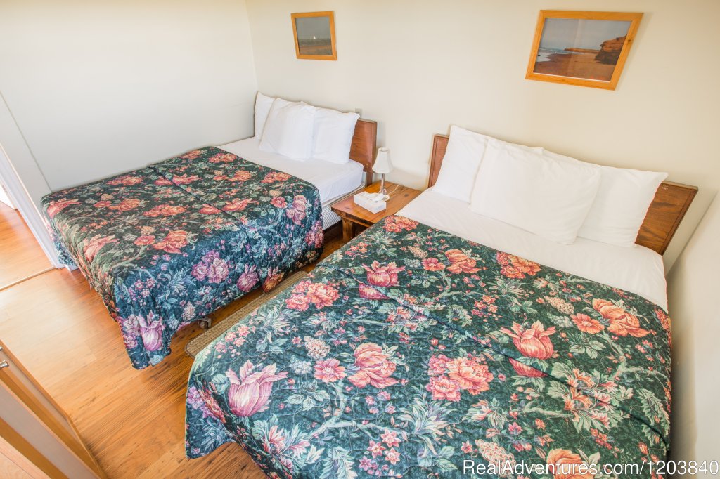 Cozy Cabin | Canada's Best Value Inn & Suites | Image #19/26 | 