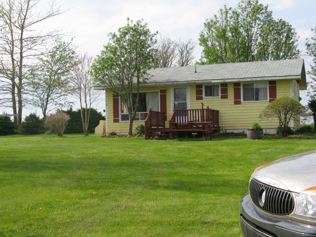 3 Bedroom Cottage | Enjoy the Tranquility of Desable Riverview Cottage | Image #2/6 | 