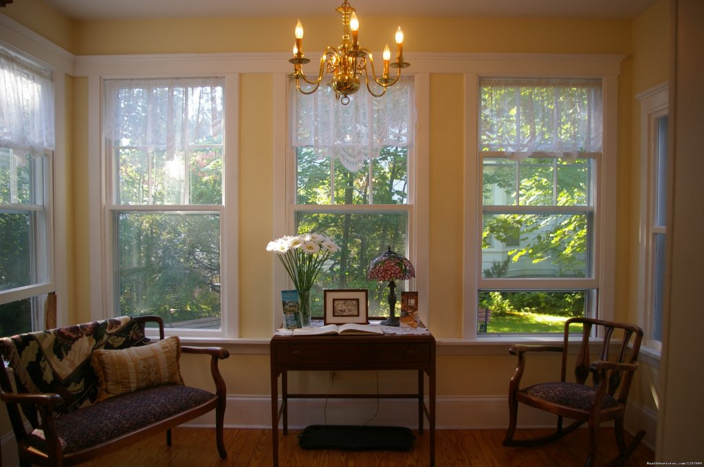 Front foyer entrance, safe & secure with alarm entry | The Dawson House... Truly intriguing | Image #8/9 | 