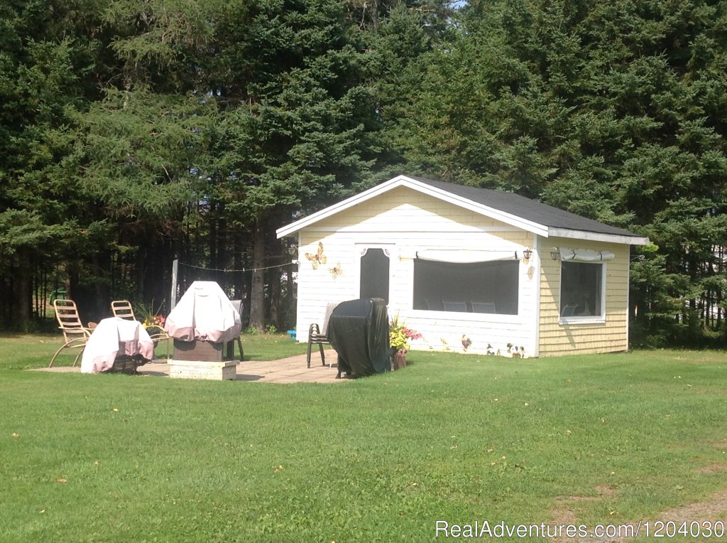 Gazebo | Mink Basin Cottage | Image #6/8 | 