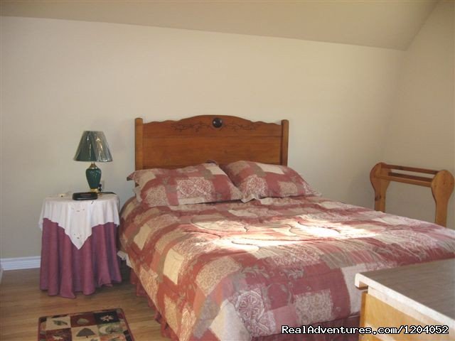 Queen bed | Sparkling Sunset Cottage | Image #2/11 | 