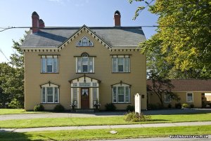 Harbour's Edge Bed & Breakfast (c 1864) | Yarmouth, Nova Scotia | Bed & Breakfasts