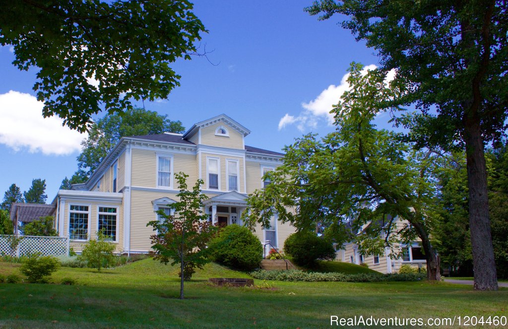 Tattingstone Inn | Wolfville, Nova Scotia  | Bed & Breakfasts | Image #1/9 | 