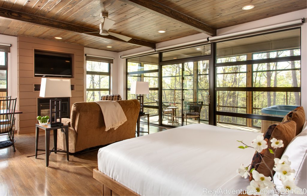 Iris Inn: Cabin | The Iris Inn Bed & Breakfast | Image #4/11 | 