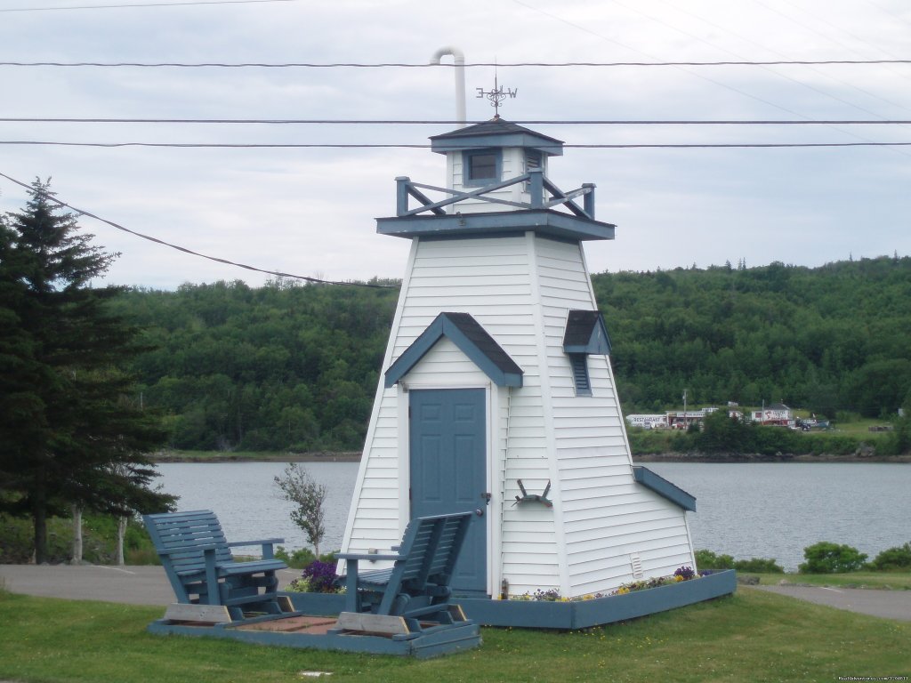 Lighthouse | Cove Motel & Mariner Dining Room | Image #13/15 | 