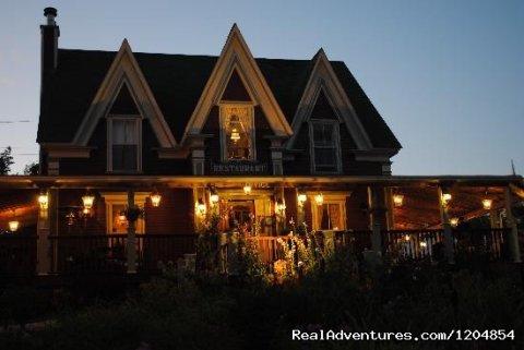 Lynwood Inn at dusk (heritage building)