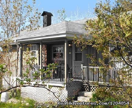 Lynwood Cottage | Accommodation in the heart of Baddeck | Image #10/11 | 