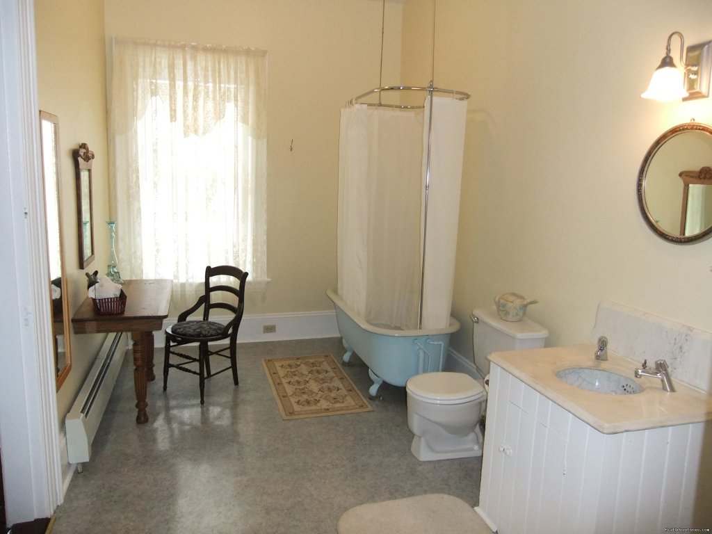 MacLennan Bath | Old Grand Narrows Hotel B&B | Image #6/8 | 