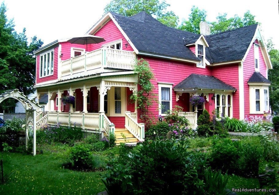 Chambers B&B | Chambers' Guest House B&B | North Sydney, Nova Scotia  | Bed & Breakfasts | Image #1/6 | 