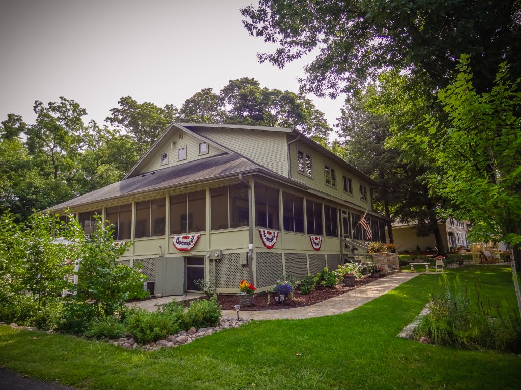 Lakefront Escape  At Lake Ripley Lodge Grand Porch | Image #6/8 | 