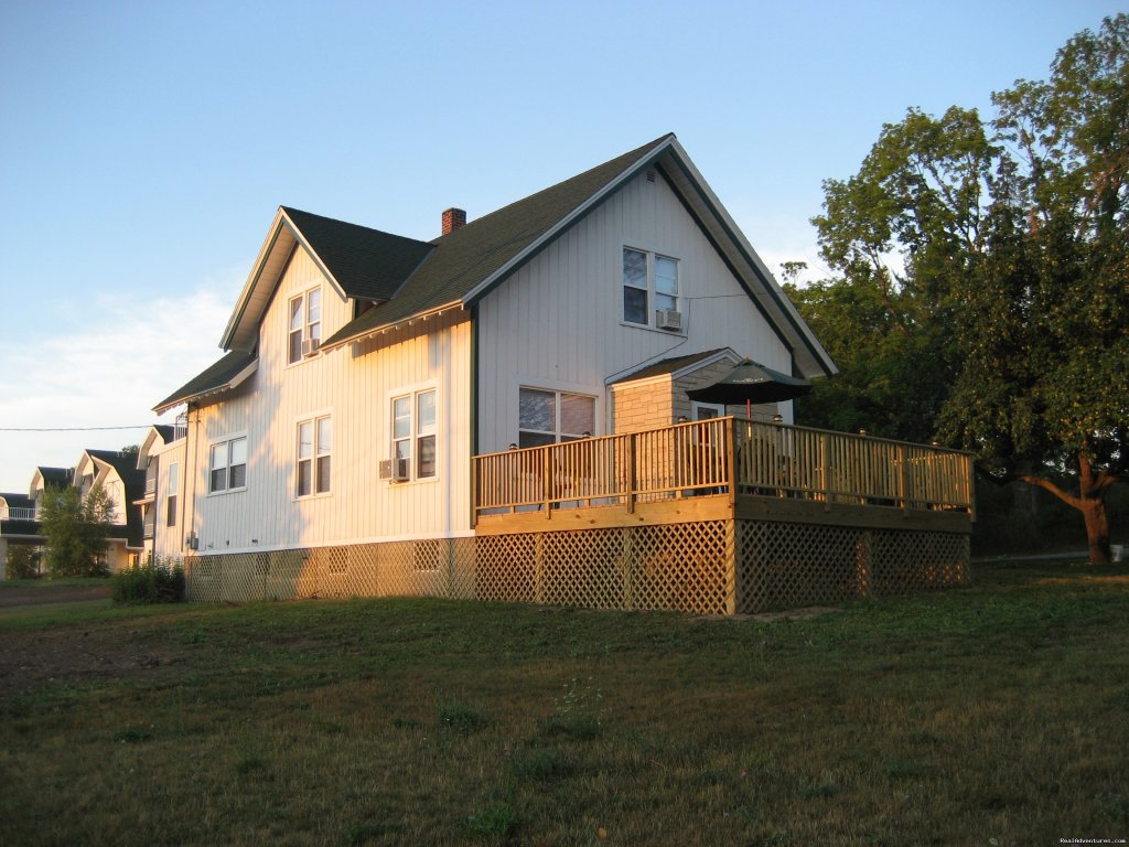 Birchwood Lodge Farm House | Romantic getaway in  Door County | Image #8/12 | 