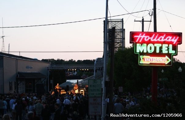 Steel Bridge Songfest 2010 | Holiday Music Motel | Image #20/20 | 