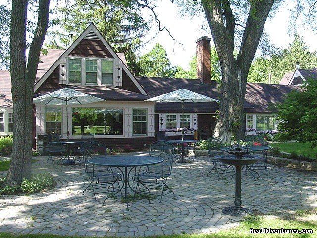 Bed and Breakfast Patio View | Lazy Cloud Inn | Image #2/4 | 