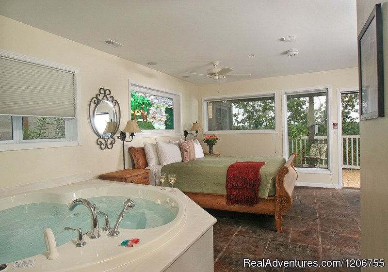 Lower Level Cottage Room | Hermann Hill Vineyard & Inn | Image #9/13 | 