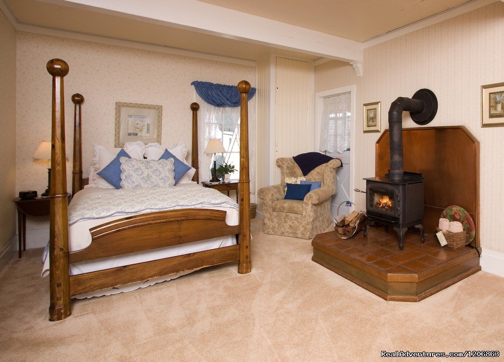 WJ Wilson Room | Headlands Inn Bed & Breakfast | Image #7/10 | 