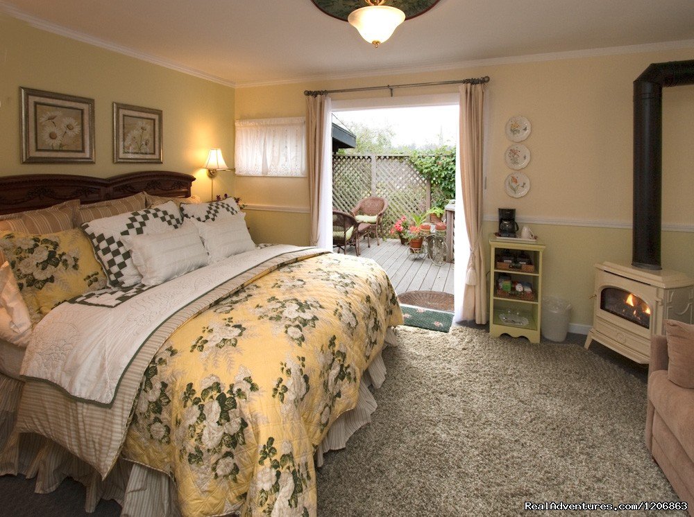 Headlands Hideaway | Headlands Inn Bed & Breakfast | Image #9/10 | 