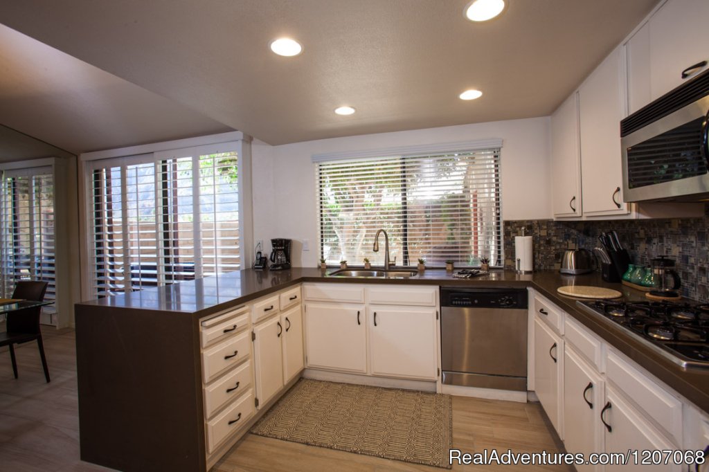 Fully-Equipped Modern Kitchen | Sunshine & Seclusion In Palm Springs Tot3100 | Image #4/8 | 