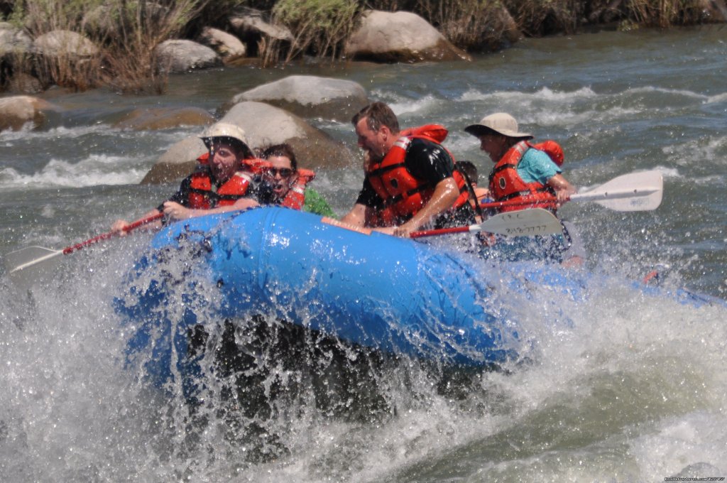 Picketts Rapid | Yellowstone Raft Company | Gardiner, Montana  | Rafting Trips | Image #1/3 | 