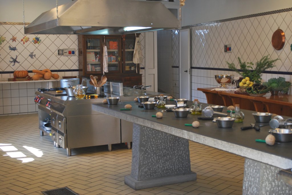 My kitchen very clean before an amazing cooking class | Cook in italy | Image #6/8 | 