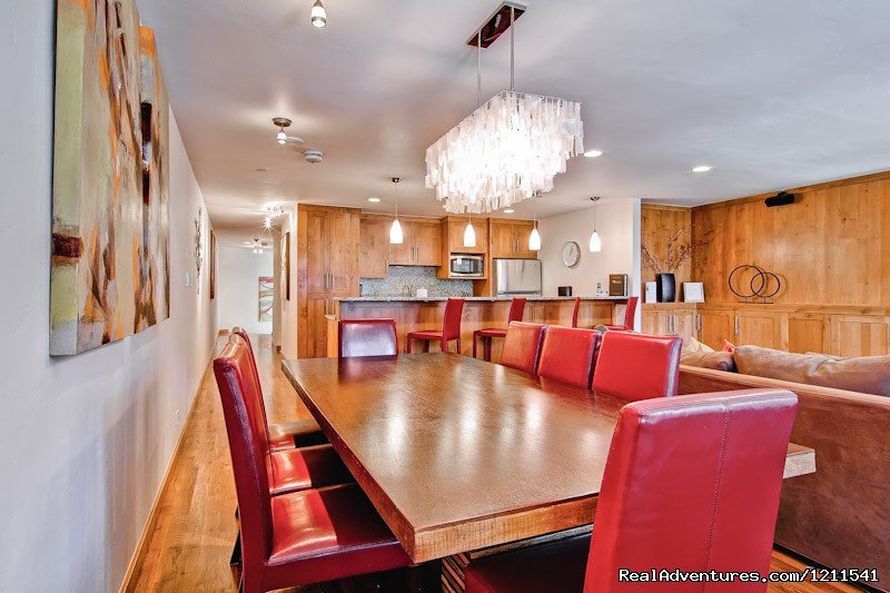 3 Bedroom Elegant Dining Room | Vail Spa Condominiums | Image #5/8 | 