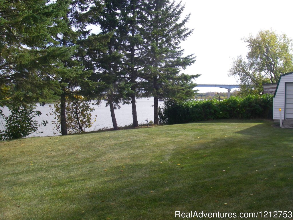 Bridgeview Bed & Breakfast /Selkirk Manitoba | Image #5/14 | 