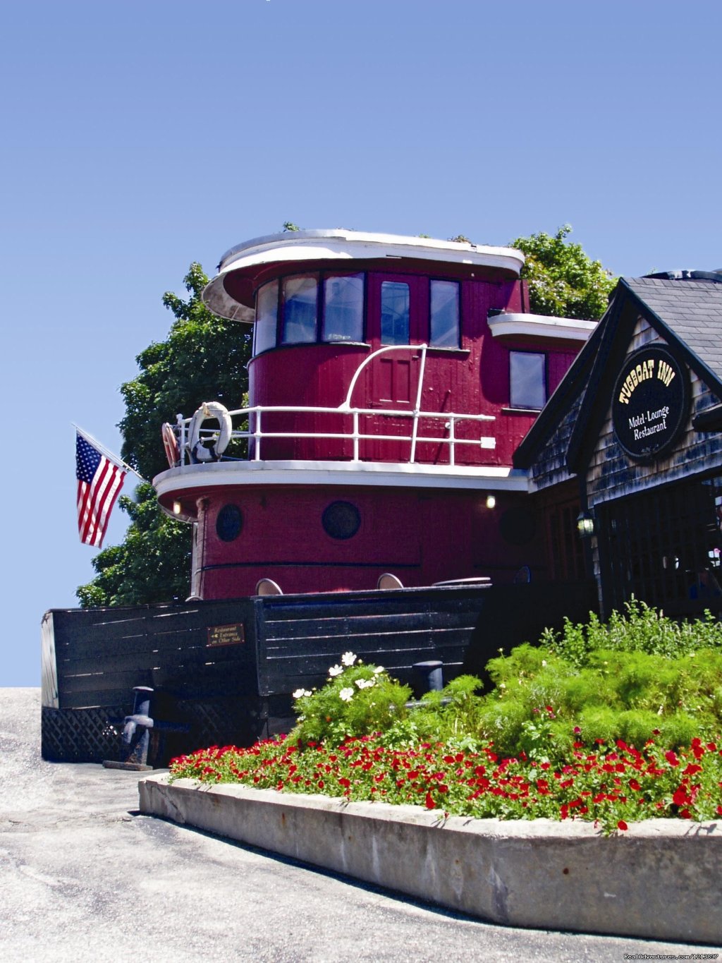 Tugboat Inn Restaurant | Getaway to the Coast at the Tugboat Inn | Image #3/17 | 