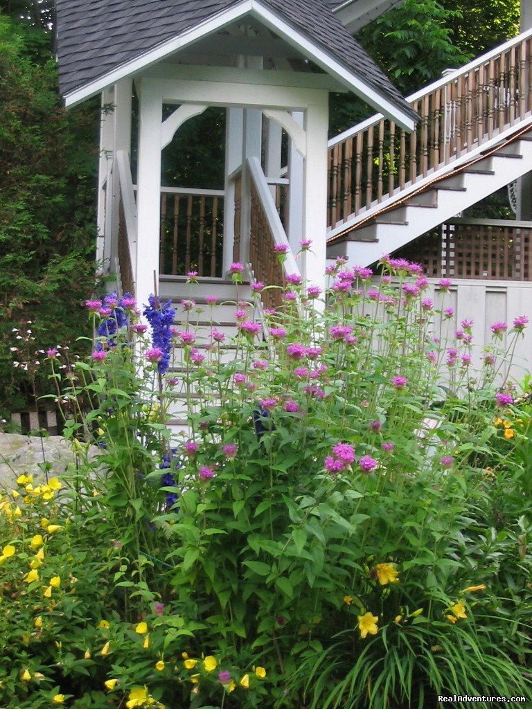 Gardens | Getaway to Blackberry Inn in Camden, ME | Image #2/4 | 