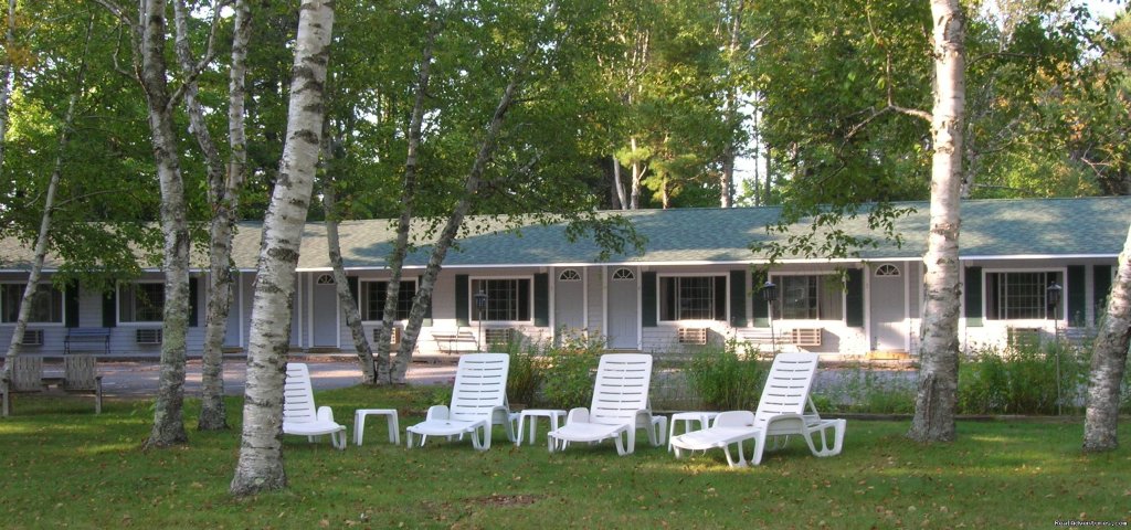 Acadia Pines Front View | Acadia Pines Motel | Bar Harbor, Maine  | Hotels & Resorts | Image #1/3 | 