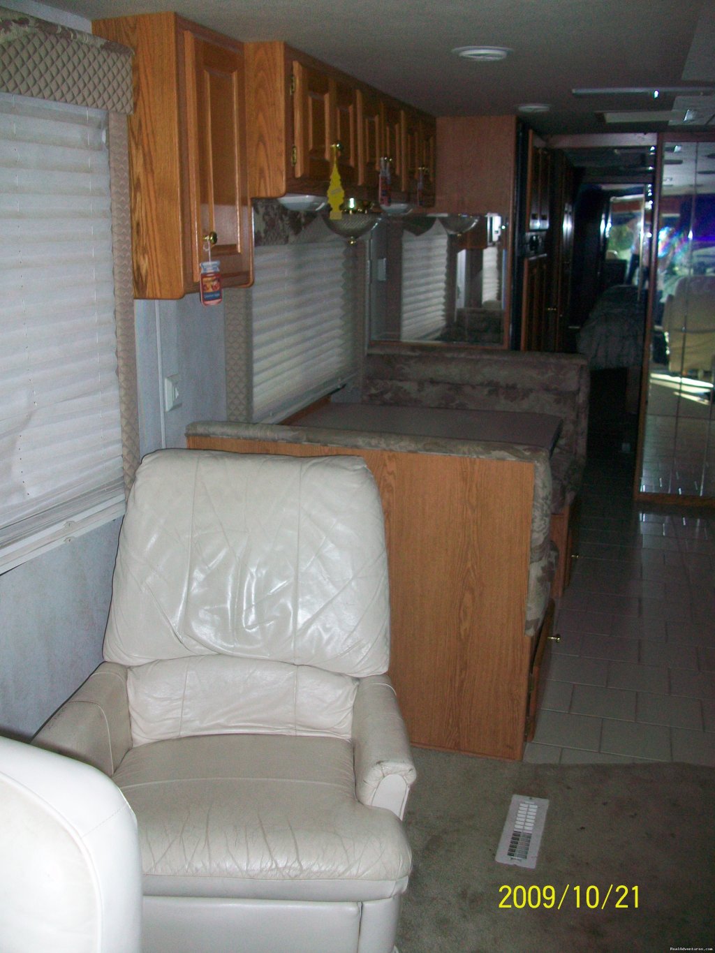 Luxury Rv for Rent | Image #3/3 | 