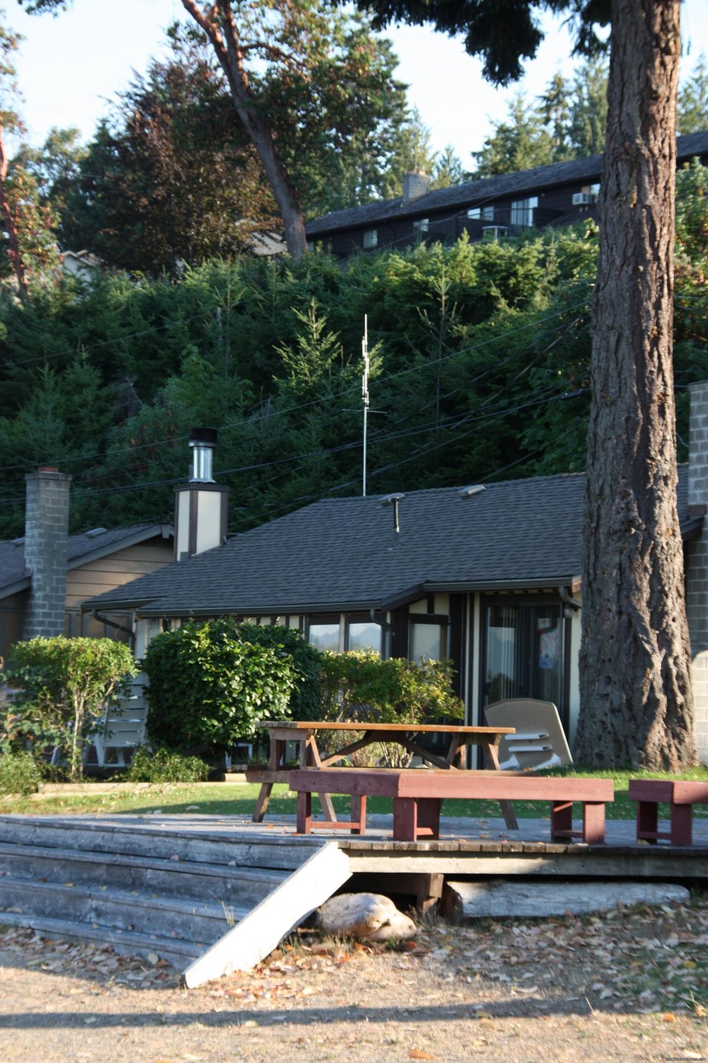 Beachfront cottage | Beach Acres Resort | Parksville, British Columbia  | Hotels & Resorts | Image #1/17 | 