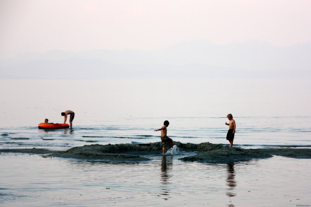 Kids having fun | Beach Acres Resort | Image #3/17 | 