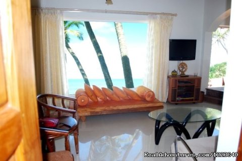 A view of the sea from the living room