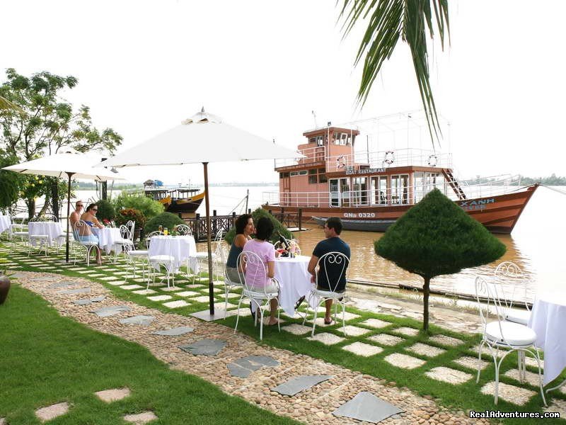 FLOATING RESTAURANT | Vinh Hung Riverside Resort & Spa | Image #5/14 | 