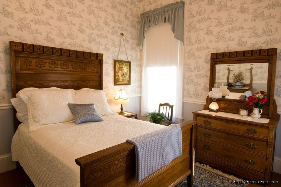 Romantic Cape May Getaway at the Mason Cottage B&B | Image #5/5 | 