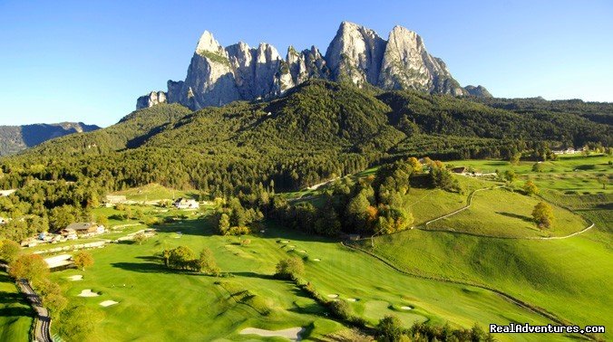 golf court of Castelrotto | Abinea Dolomiti Romantic Hotel in Italy | Image #11/12 | 