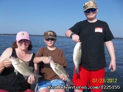 Family fun on Kentucky Lake | Captain Kirk's Guide Service | Image #2/2 | 