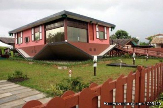 Rumah Terbalik | 3D 2N Kundasang + KK City Tour | Image #2/4 | 