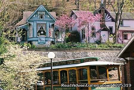 Cliff Cottage Inn - Luxury B&B Suites & Historic Cottages | Cliff Cottage B&B Luxury Suites/Historic Cottages | Eureka Springs, Arkansas  | Bed & Breakfasts | Image #1/23 | 