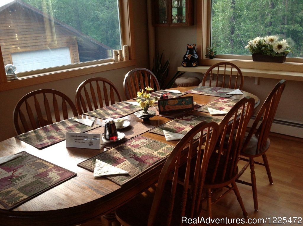 Bear Lake Lodgings B&B, Dining Room | Bear Lake Lodgings B&B | Image #4/17 | 