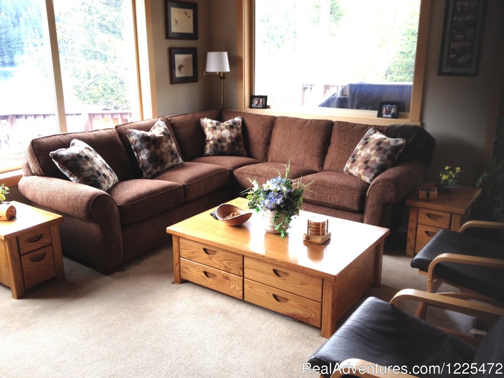 Bear Lake Lodgings B&B, Living room | Bear Lake Lodgings B&B | Image #5/17 | 