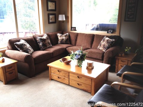 Bear Lake Lodgings B&B, Living room