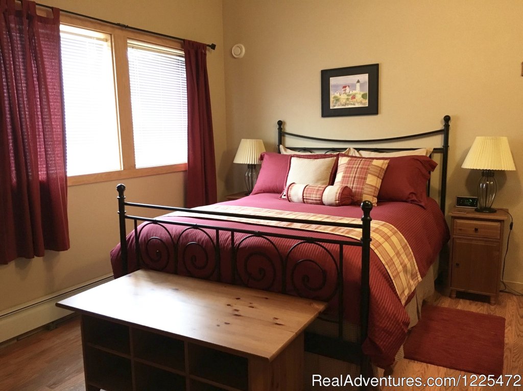 Bear Lake Lodgings B&B, Resurrection Peak Room | Bear Lake Lodgings B&B | Image #11/17 | 