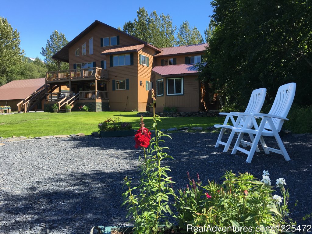 Bear Lake Lodgings B&B, Lawn Chairs | Bear Lake Lodgings B&B | Image #14/17 | 