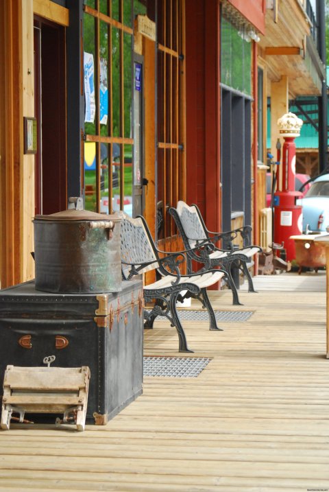 Front Porch Welcoming You to the Diamond M Ranch Resort