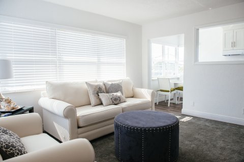 Living Area, One-bedroom, Pool-side