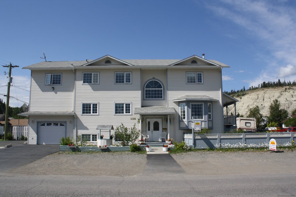 Midnight Sun Inn/B&B, Front View | Midnight Sun Inn/Bed and Breakfast | Image #8/11 | 