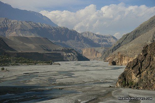 Mustang Forbidden Trekking | Image #2/3 | 