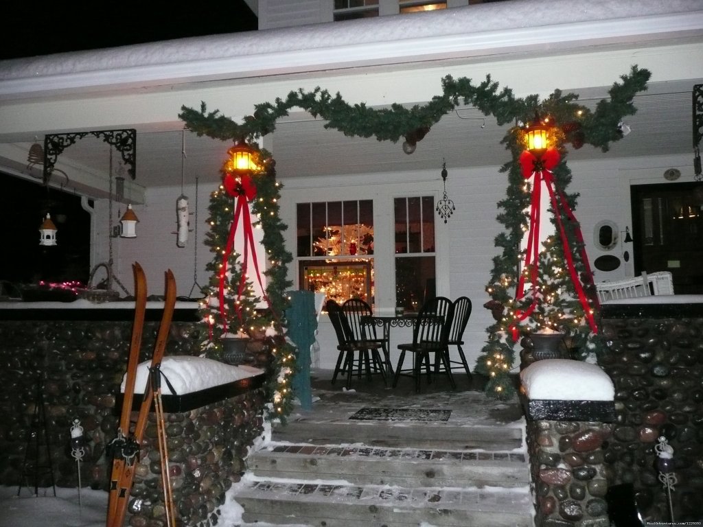 Winter Wonderland | Romantic Weekend Getaways At The Cobblestone B&B | Image #3/5 | 